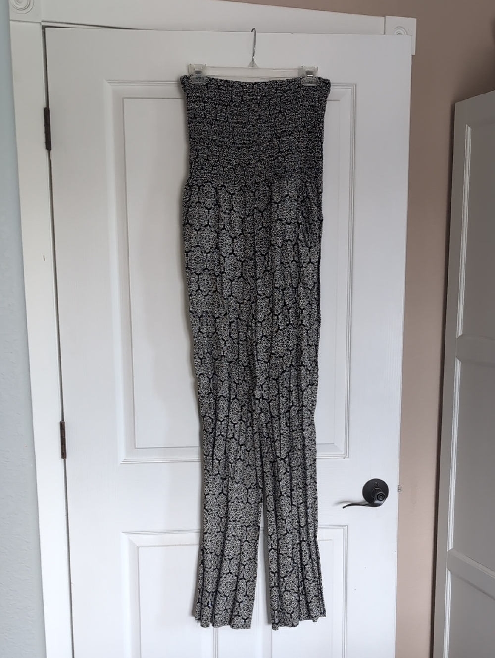 Socialite Black & White Smocked Strapless Patterned Jumpsuit